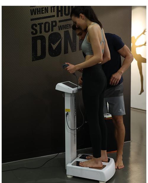 fitbit aira 智能体重秤