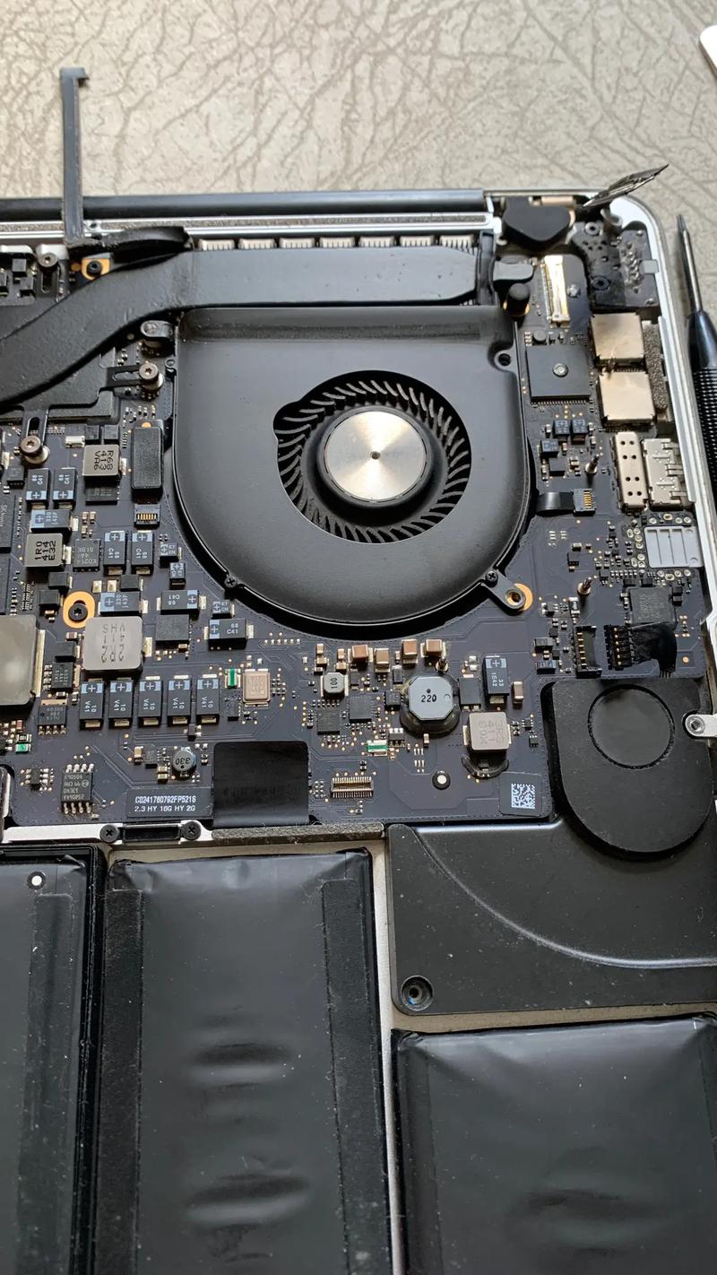 macbook 15寸 2025 拆机