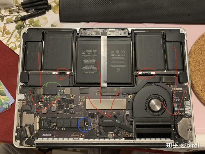 2025苹果macbook pro拆机