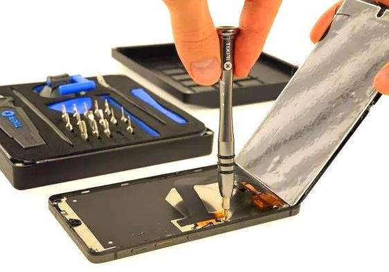 essential phone 拆机