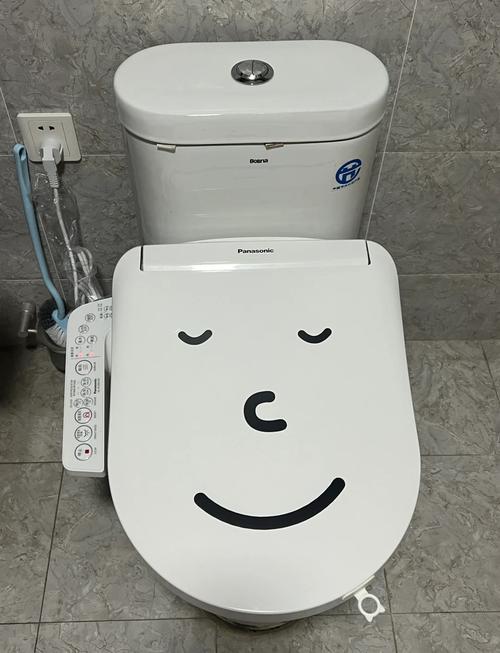 水温调节智能坐便器盖板