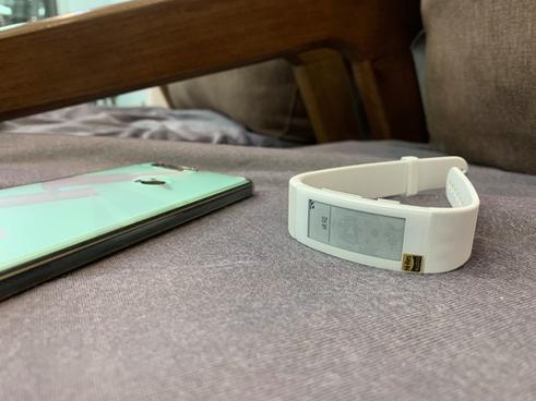 索尼智能手环swr10