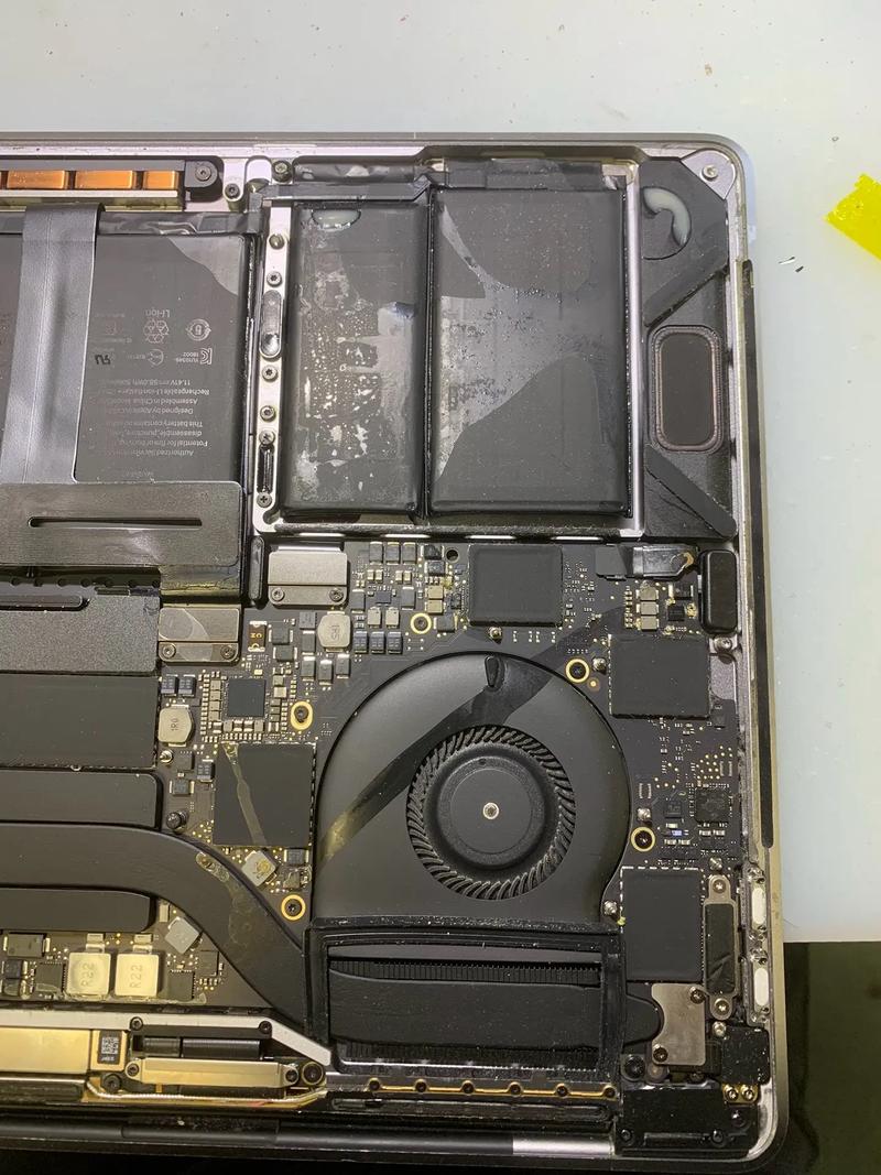 MacBookproLT2拆机图