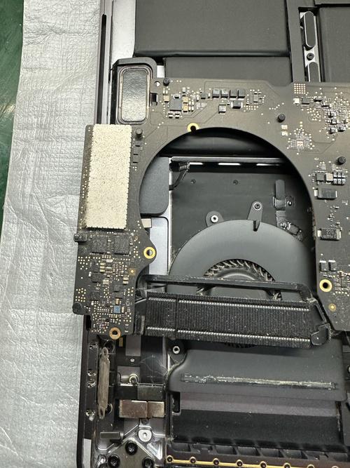 macbook pro 拆机图解