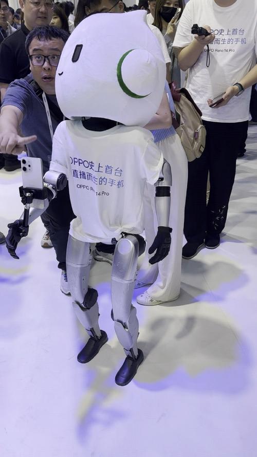 oppo人工智能机器人