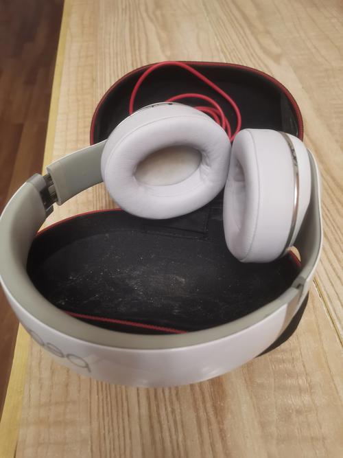 beats solo2拆机视频