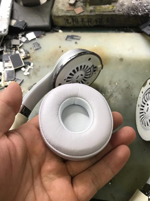 beats solo2拆机视频