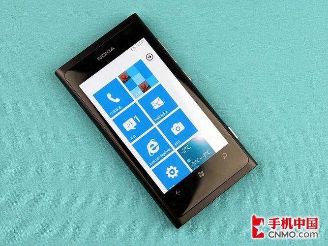 lumia 800 屏幕参数