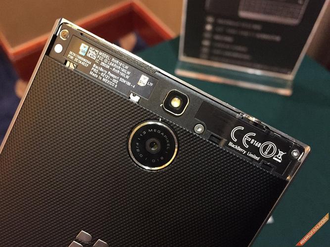 黑莓passport银色版拆机