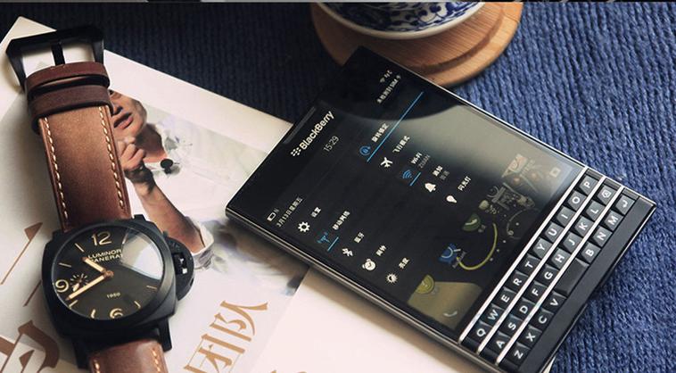 银色黑莓passport参数