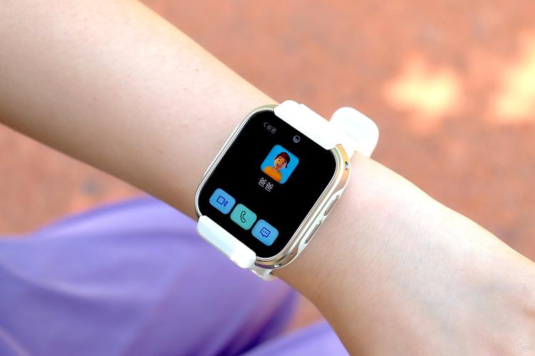 能照相的儿童智能手表