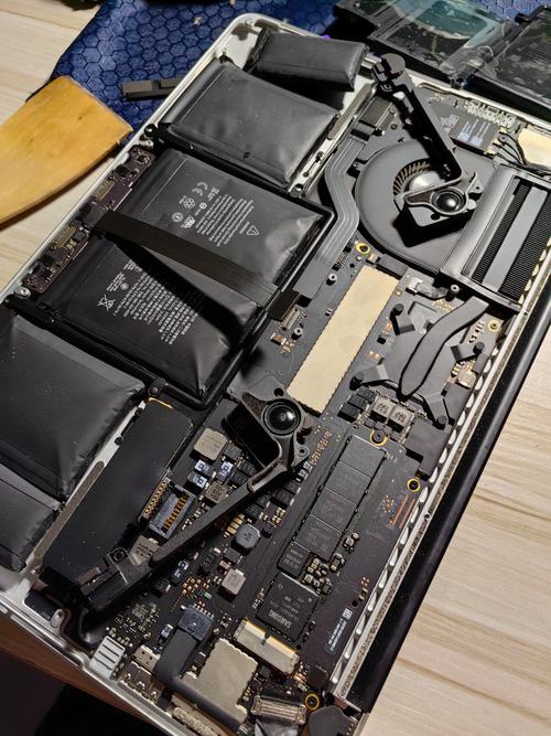 mac book pro 拆机
