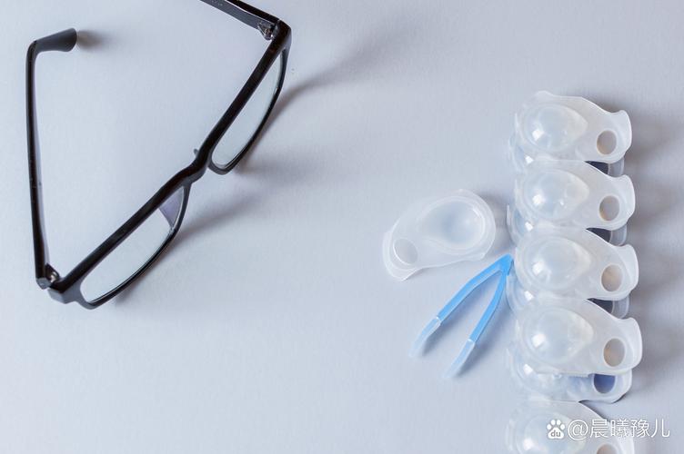 谷歌智能液体隐形眼镜